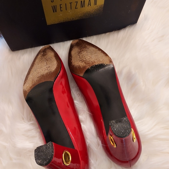 Stuart Weitzman Candy Apple Red Patent Leather Ladies Pumps with Gold Detailing. - Picture 9 of 11